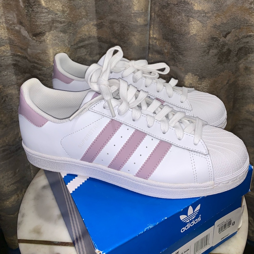 Adidas Originals Superstar W sneake size 8.5